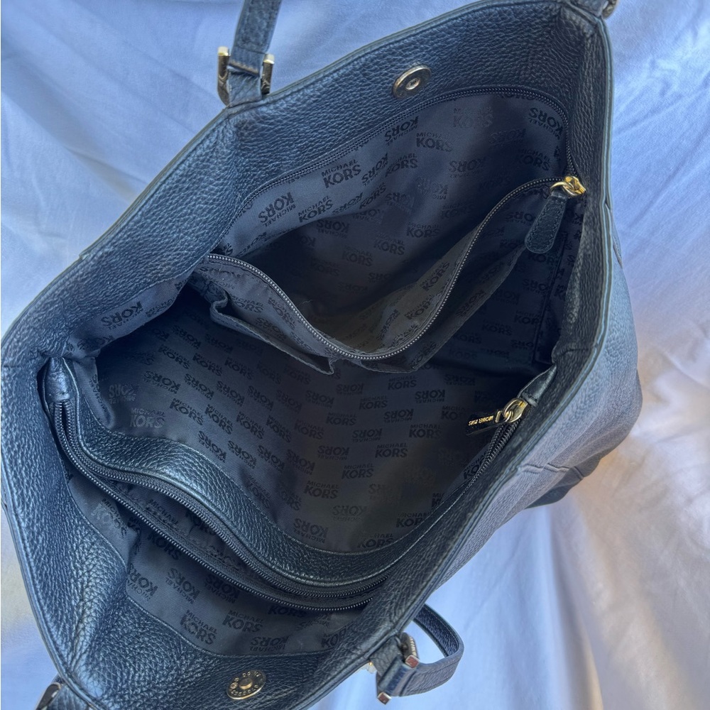 Michael Kors Black Leather Tote Bag with Chain Detail - Picture 3 of 9